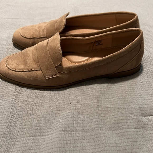 Old Navy loafers-size 8 - Picture 2 of 3
